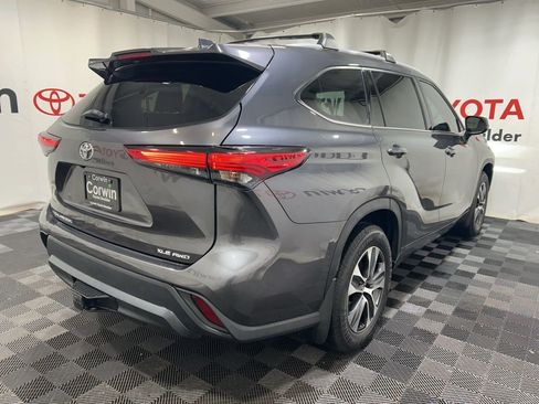 Used 2022 Toyota Highlander XLE image 8