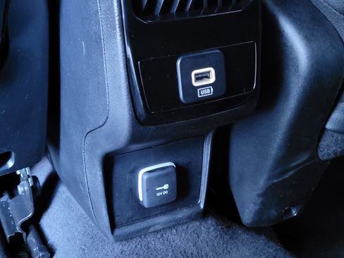 Used 2023 Jeep Compass Limited image 11