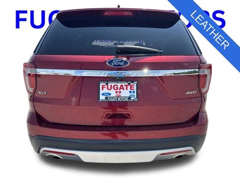 Used 2017 Ford Explorer XLT w/ Equipment Group 202A AWD/4WD image 4
