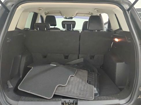 Used 2017 Ford Escape SE w/ SE Sport Appearance Package image 19