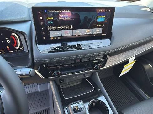 New 2026 Nissan Rogue Platinum AWD/4WD image 15