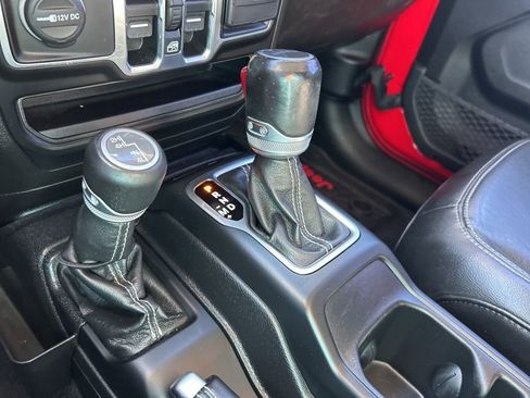 Used 2020 Jeep Gladiator Overland image 37