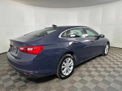 Used 2025 Chevrolet Malibu LT image 3