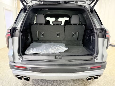 Used 2025 Chevrolet Traverse Z71 w/ Driver Confidence Package image 10