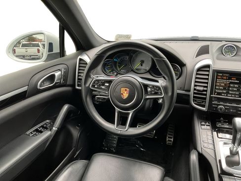 Used 2016 Porsche Cayenne S AWD/4WD image 11