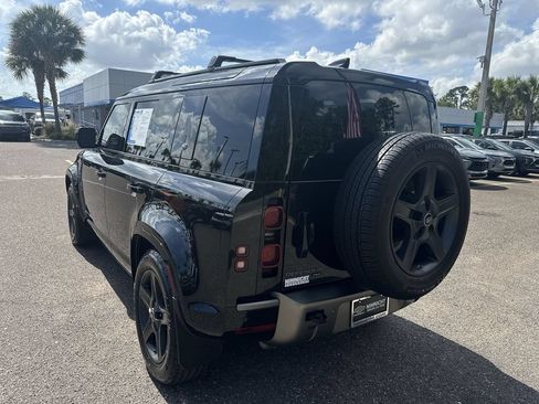 Used 2021 Land Rover Defender 110 X-Dynamic SE AWD/4WD image 13