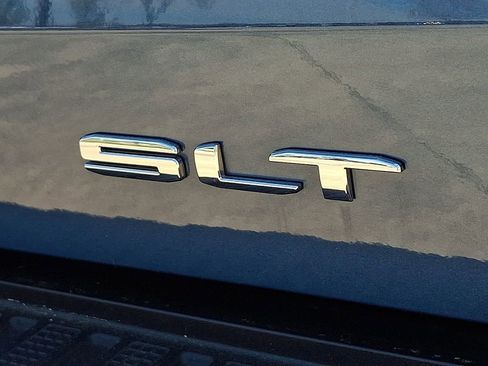 Used 2024 GMC Sierra 1500 SLT w/ SLT Premium Plus Package image 31