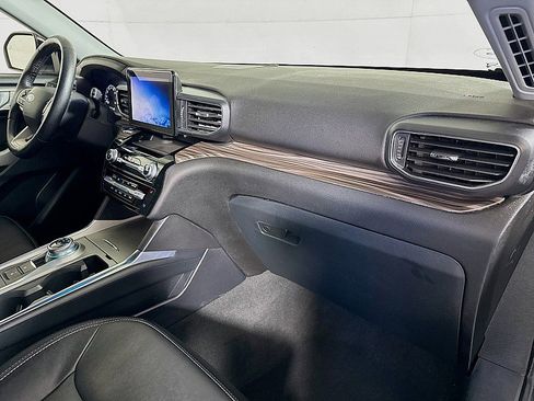 Used 2022 Ford Explorer Limited w/ Equipment Group 301A image 32