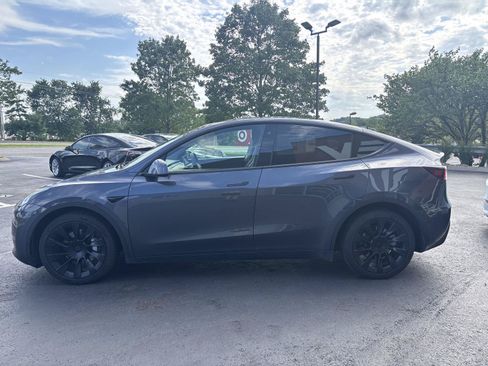 Used 2021 Tesla Model Y Long Range AWD/4WD image 6