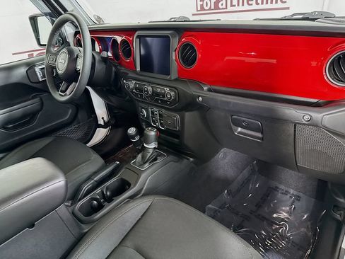 Used 2023 Jeep Gladiator Sport AWD/4WD image 32