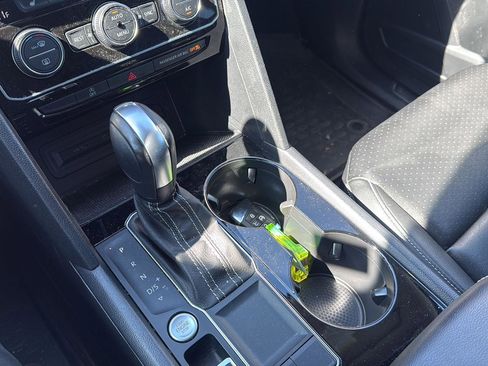 Used 2023 Volkswagen Atlas SE image 12