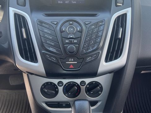 Used 2014 Ford Focus SE FWD image 12