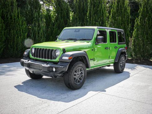 Used 2025 Jeep Wrangler Unlimited Sport AWD/4WD image 5