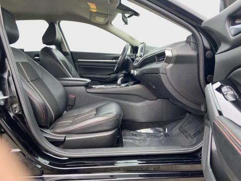 Used 2024 Nissan Altima 2.5 SR FWD image 15