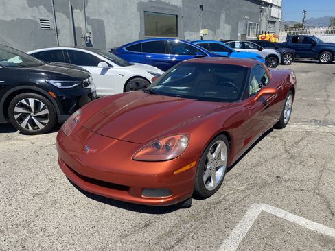 Used 2006 Chevrolet Corvette Coupe w/ Preferred Equipment Group RWD image 2