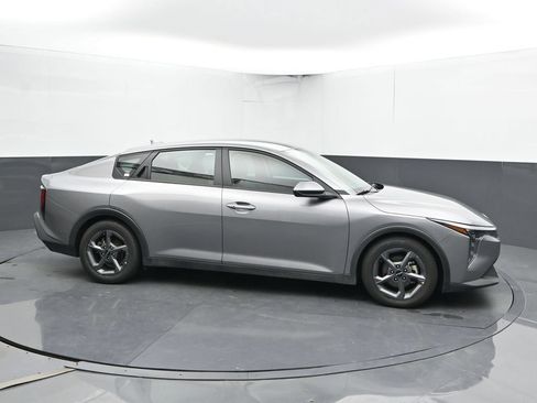 Used 2025 Kia K4 FWD image 4
