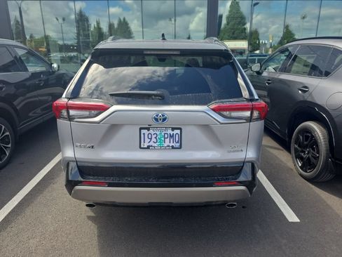 Used 2023 Toyota RAV4 XSE AWD/4WD image 3