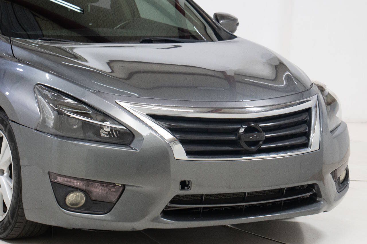 Used 2014 Nissan Altima 2.5 SV w/ Convenience Package FWD image 10