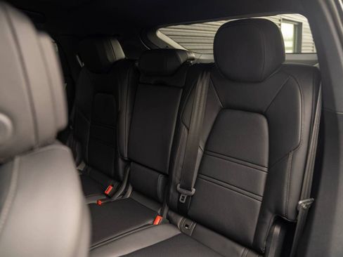 New 2026 Porsche Cayenne Coupe AWD/4WD image 28