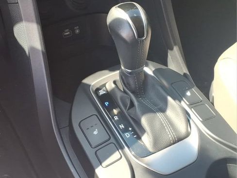 Used 2017 Hyundai Santa Fe Limited FWD image 11