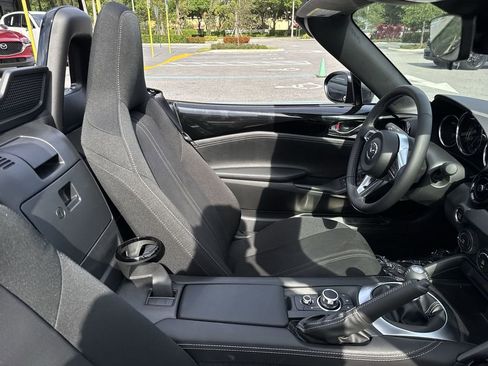 New 2026 MAZDA MX-5 Miata Club w/ Interior Package RWD image 15