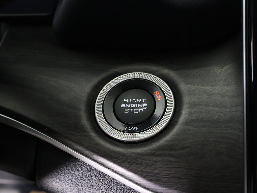 Used 2023 Jeep Grand Cherokee Limited w/ Luxury Tech Group II AWD/4WD image 45