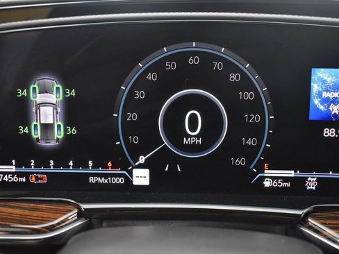 Used 2021 Cadillac Escalade Premium Luxury image 15