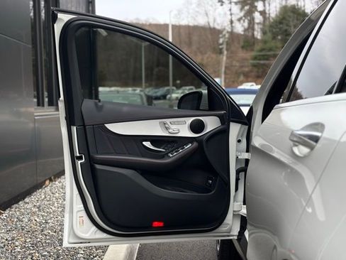 Used 2022 Mercedes-Benz GLC 43 AMG 4MATIC image 18