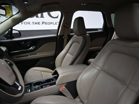 Used 2022 Lincoln Corsair AWD w/ Equipment Group 101A image 18