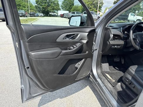 Used 2020 Chevrolet Traverse LT image 10