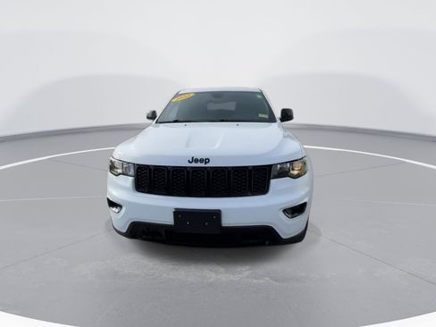 Used 2020 Jeep Grand Cherokee Laredo AWD/4WD image 5