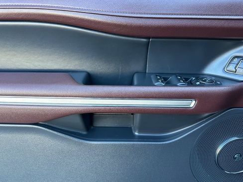 Used 2024 Ford Expedition Max Limited image 11