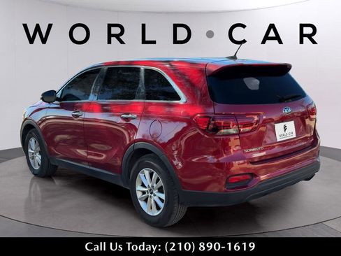 Used 2020 Kia Sorento LX image 5