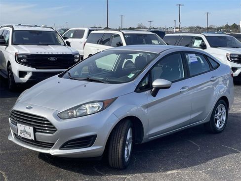 Used 2018 Ford Fiesta SE image 7