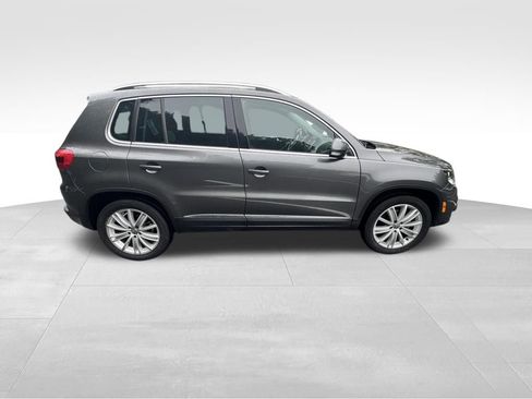 Used 2015 Volkswagen Tiguan SEL FWD image 4