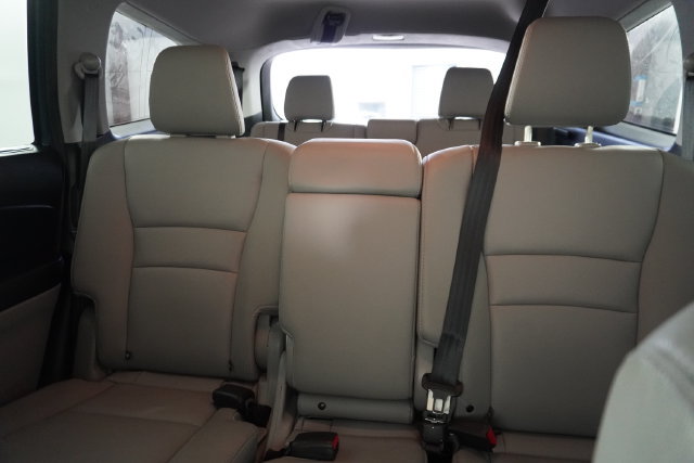Used 2017 Honda Pilot Touring image 32