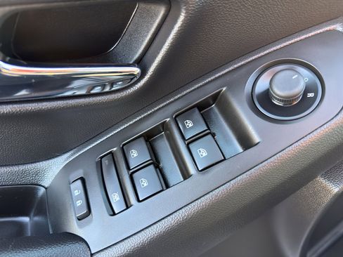 Certified 2022 Chevrolet Trax LT w/ LT Convenience Package image 12