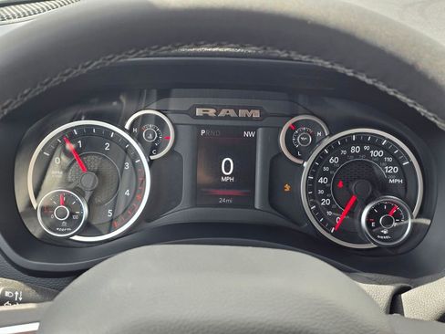New 2026 RAM 3500 Big Horn AWD/4WD image 17