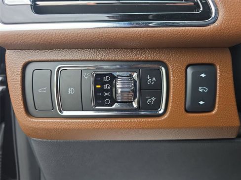 Used 2024 Lincoln Navigator Reserve image 30