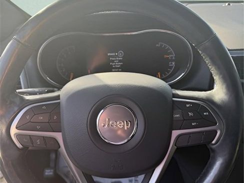 Used 2020 Jeep Grand Cherokee Altitude image 15