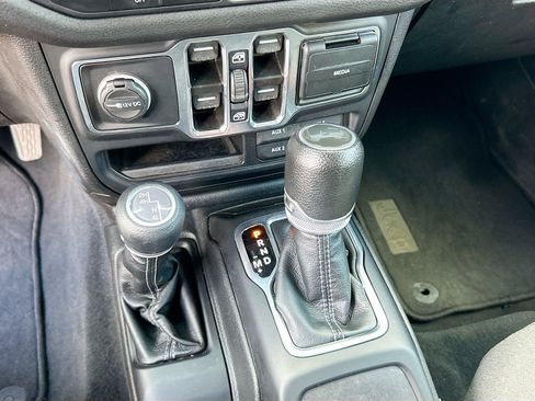 Used 2024 Jeep Wrangler Unlimited Sport AWD/4WD image 26