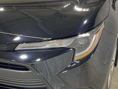 Used 2025 Toyota Corolla LE image 28