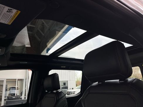 Used 2025 Ford F150 Raptor AWD/4WD image 35