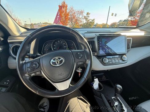 Used 2013 Toyota RAV4 XLE image 7