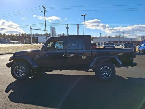 New 2026 Jeep Gladiator Sport AWD/4WD image 7