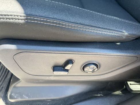 Used 2021 RAM 1500 Big Horn AWD/4WD image 12