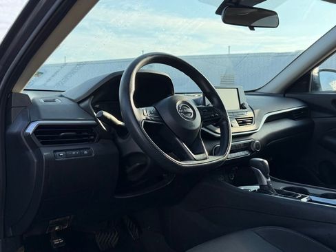 Used 2024 Nissan Altima 2.5 S image 11