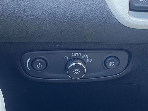 Certified 2022 Buick Encore GX Essence w/ Advanced Technology Package image 30