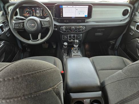 Used 2024 Jeep Gladiator Sport AWD/4WD image 8