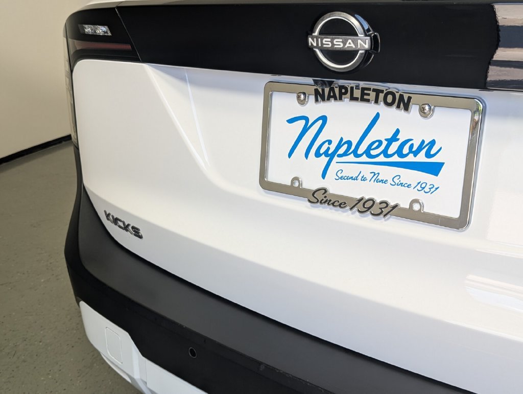 Used 2025 Nissan Kicks SV FWD image 8